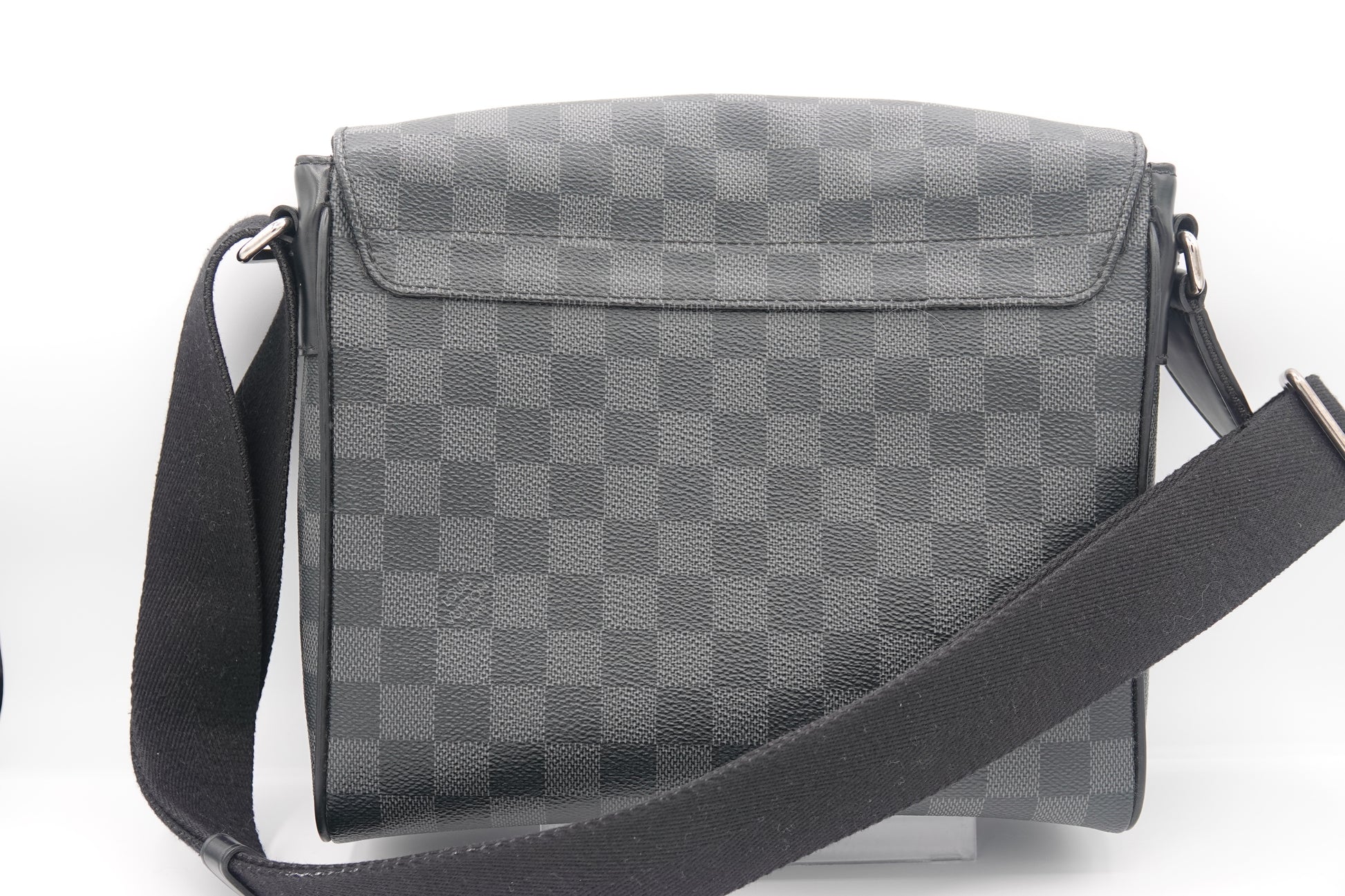 back view Louis Vuitton Damier Graphite District PM