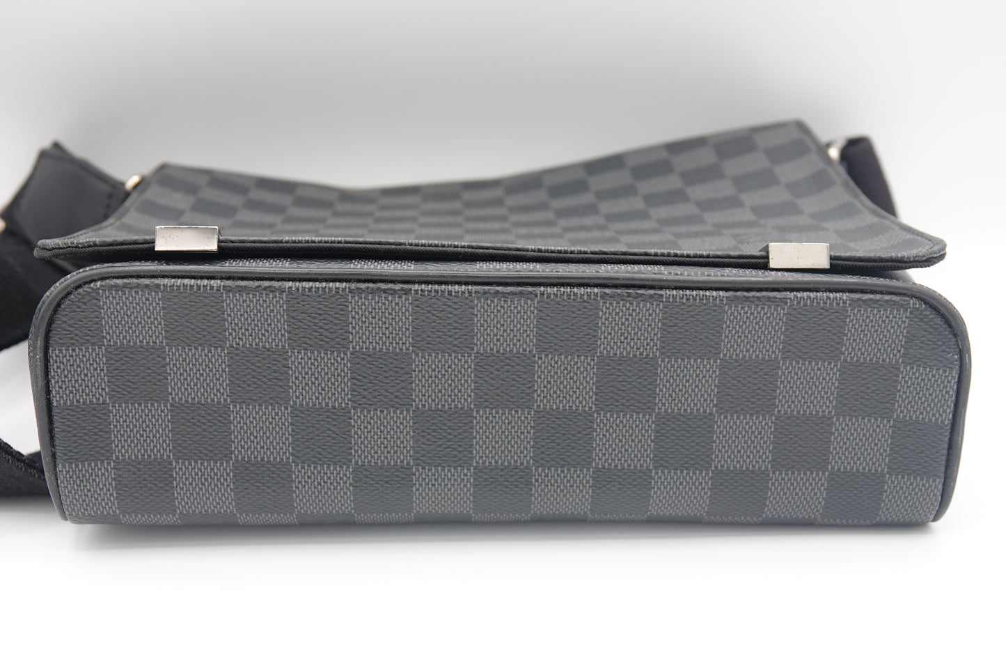 bottom Louis Vuitton Damier Graphite District PM