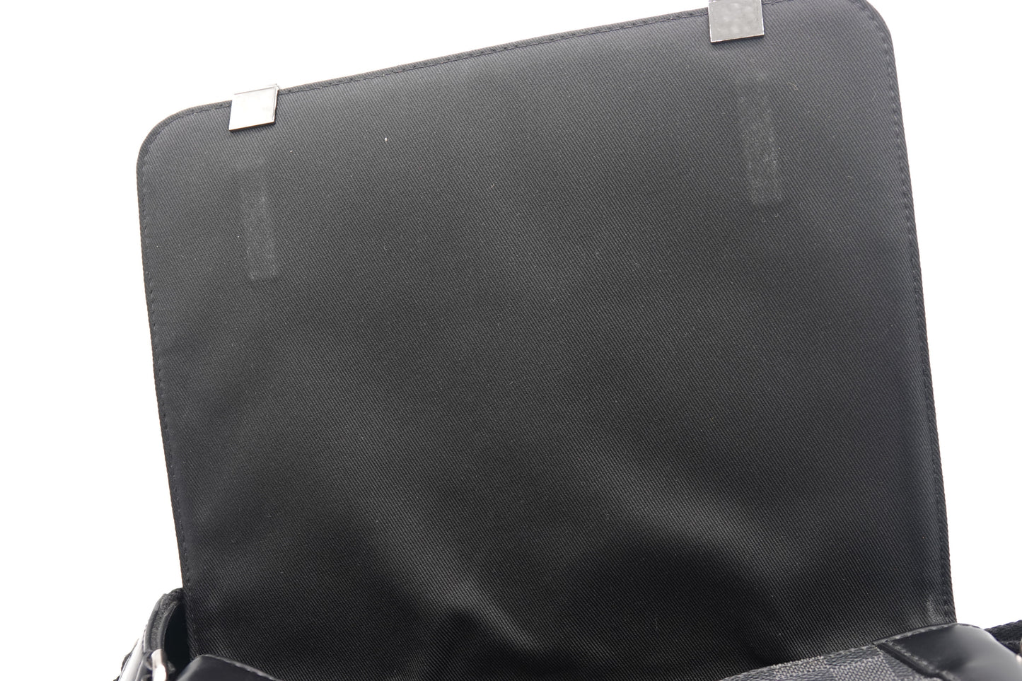 interior flap Louis Vuitton Damier Graphite District PM