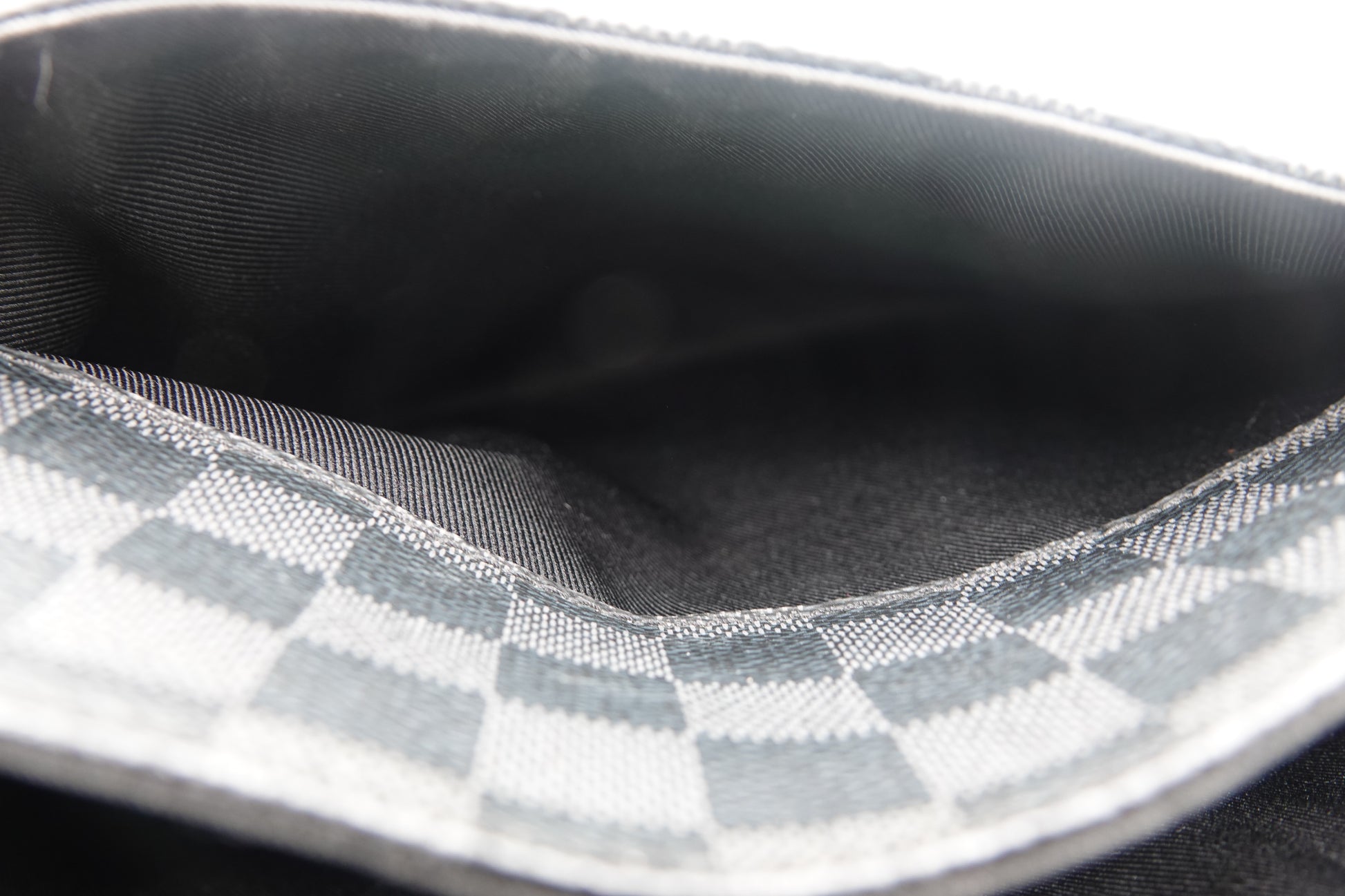 front pocket Louis Vuitton Damier Graphite District PM
