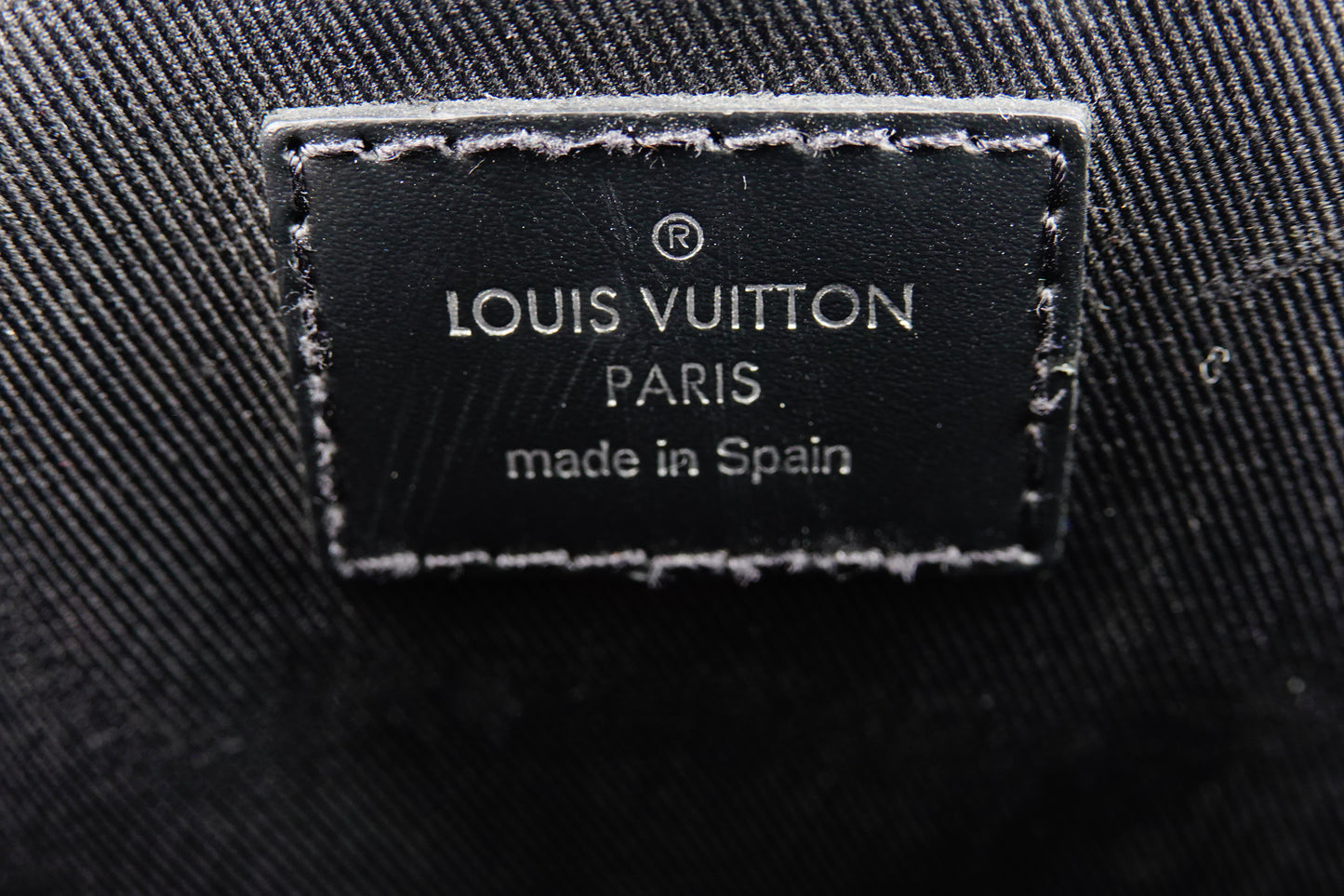 stamp Louis Vuitton Damier Graphite District PM