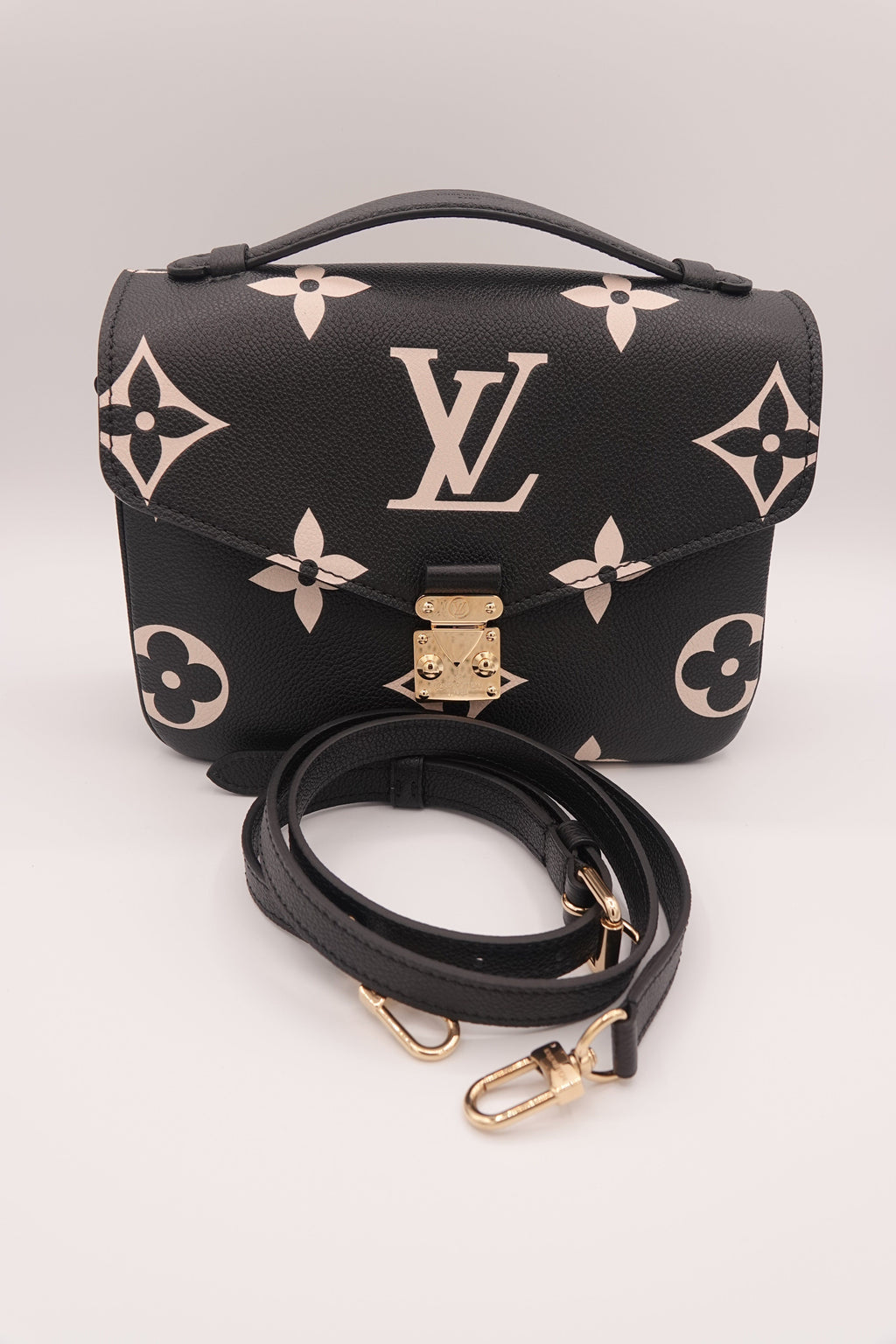 Louis Vuitton Pochette Métis Empreinte Giant Monogram – Black/Beige | Pre-Owned