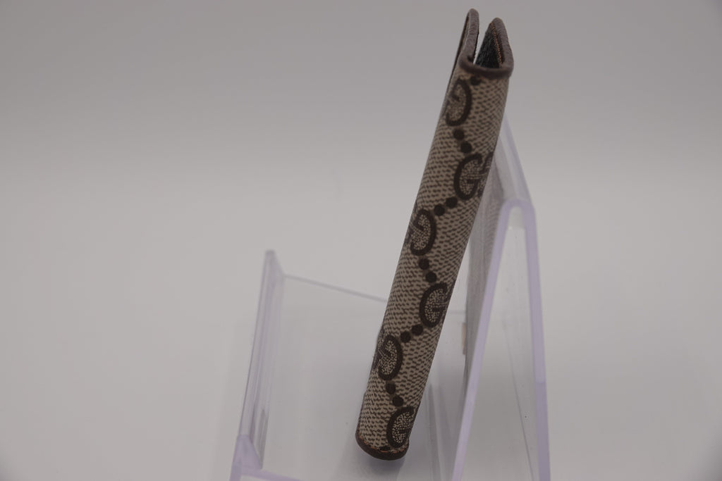 Decorative object with a pattern on a white background