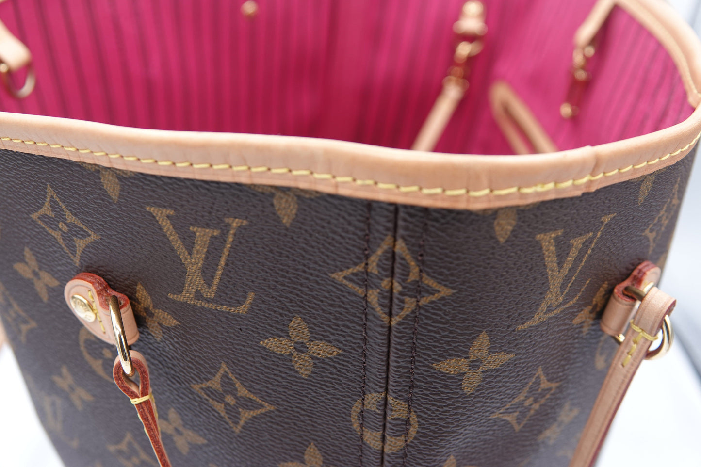 Louis Vuitton Monogram Neverfull MM in Pivoine
