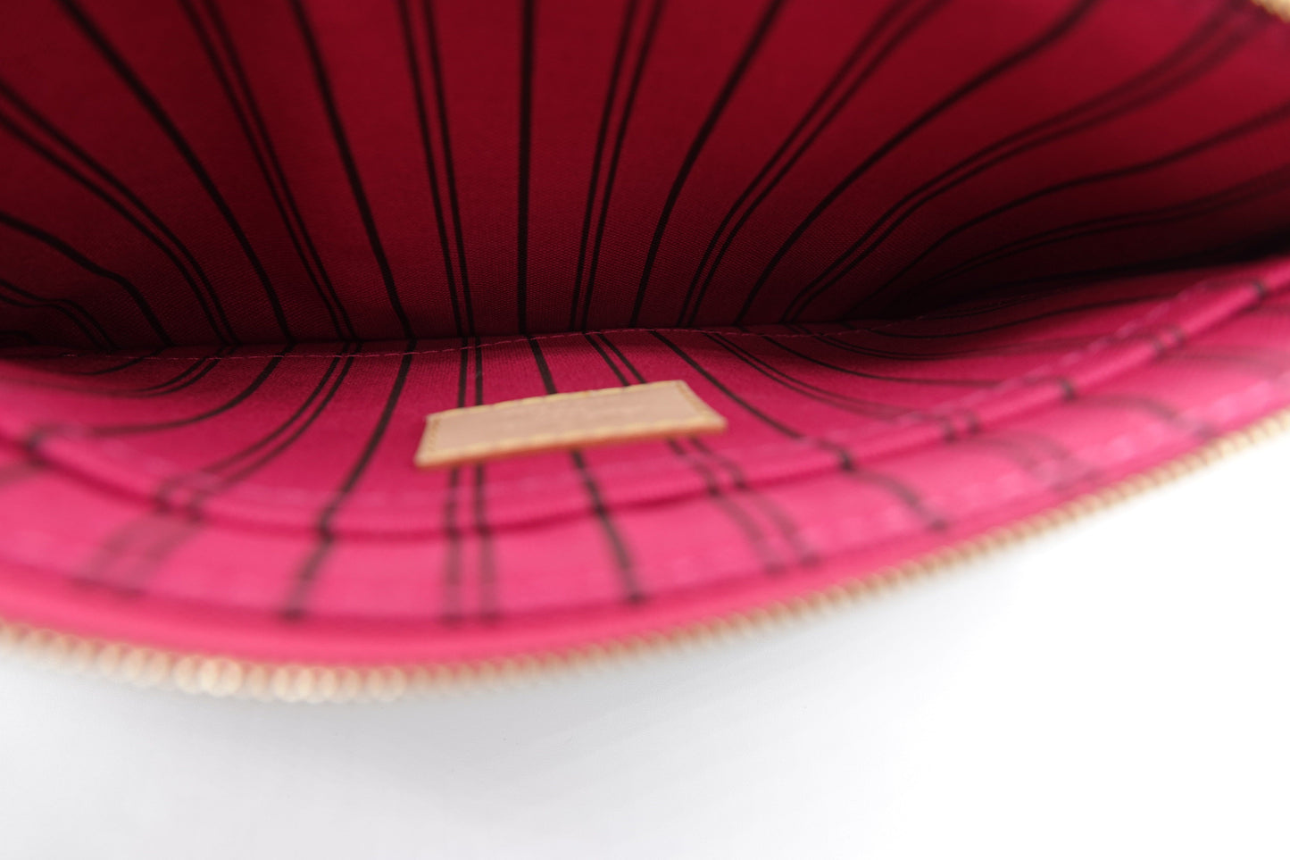Louis Vuitton Monogram Neverfull MM in Pivoine