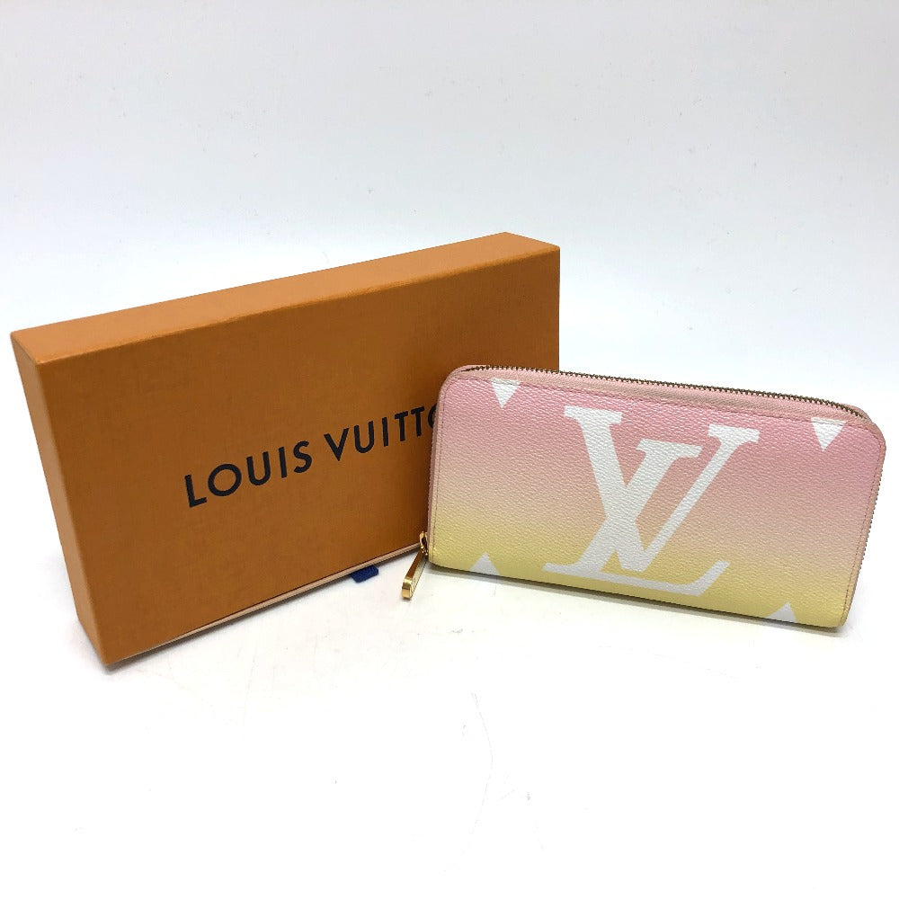 Louis Vuitton Monogram Giant By The Pool Zippy Wallet Light Pink -Pre-Owned