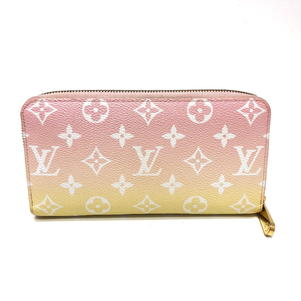 Louis Vuitton Monogram Giant By The Pool Zippy Wallet Light Pink -Pre-Owned
