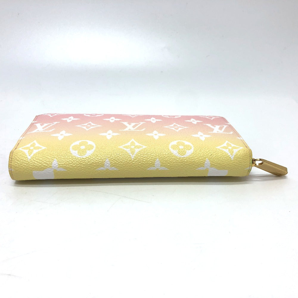 Louis Vuitton Monogram Giant By The Pool Zippy Wallet Light Pink -Pre-Owned