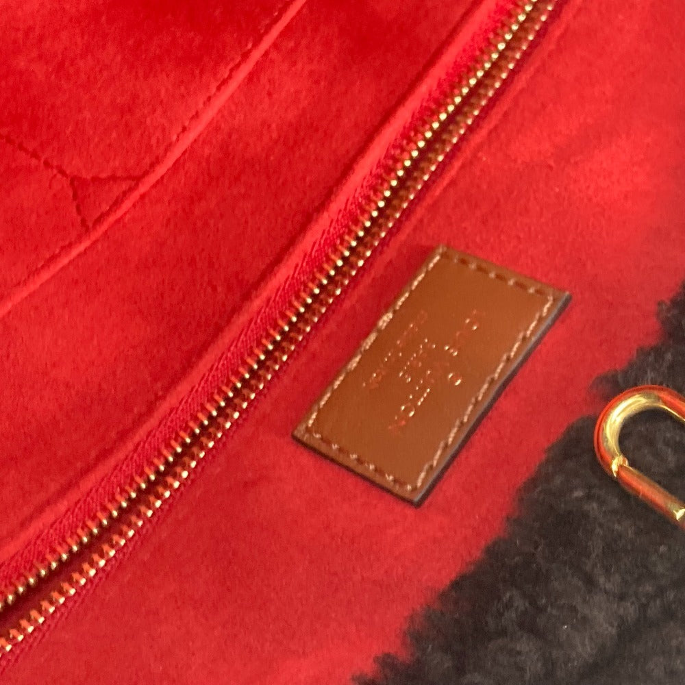 stamp Louis Vuitton Shearling Monogram On The Go GM Black and White