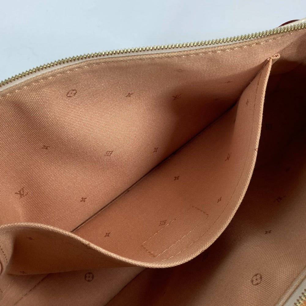 interior pocket Louis Vuitton Fall For You Maxi Pochette Beige Clair 