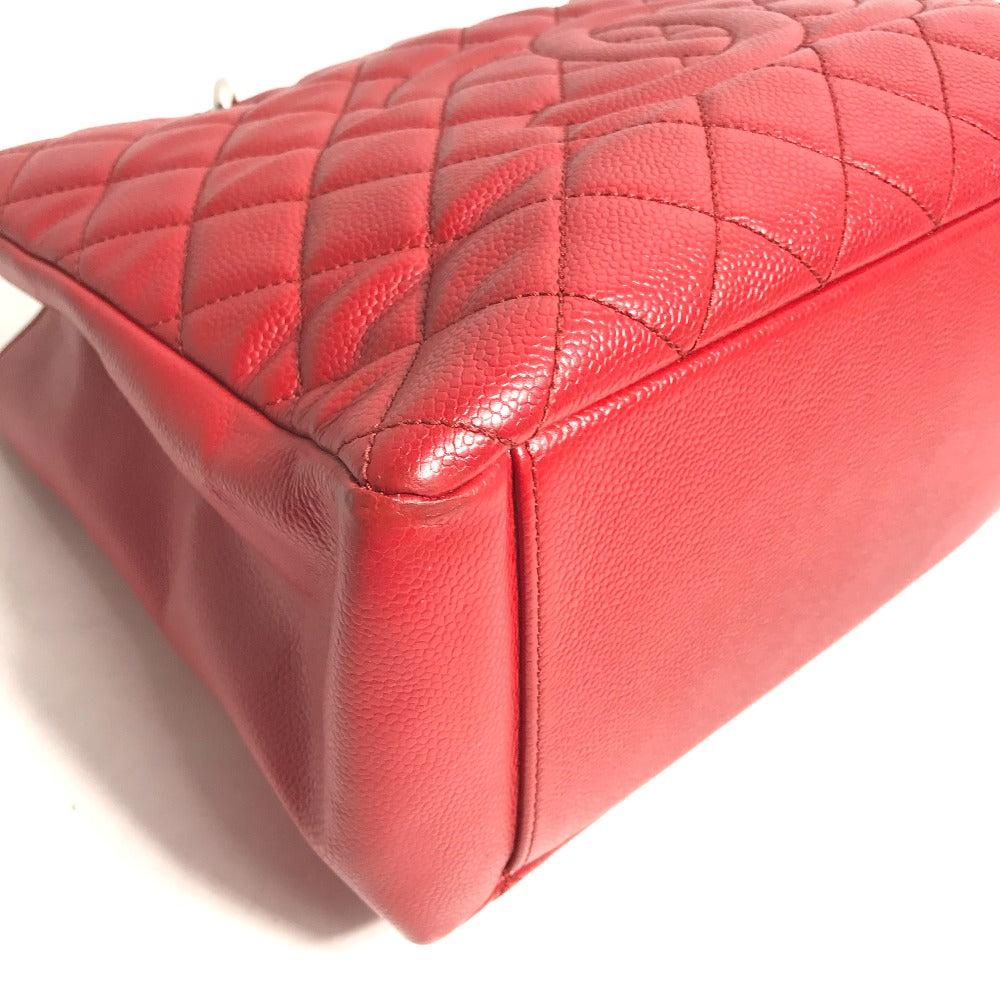 corner Chanel Caviar Quilted Grand Shopping Tote Red