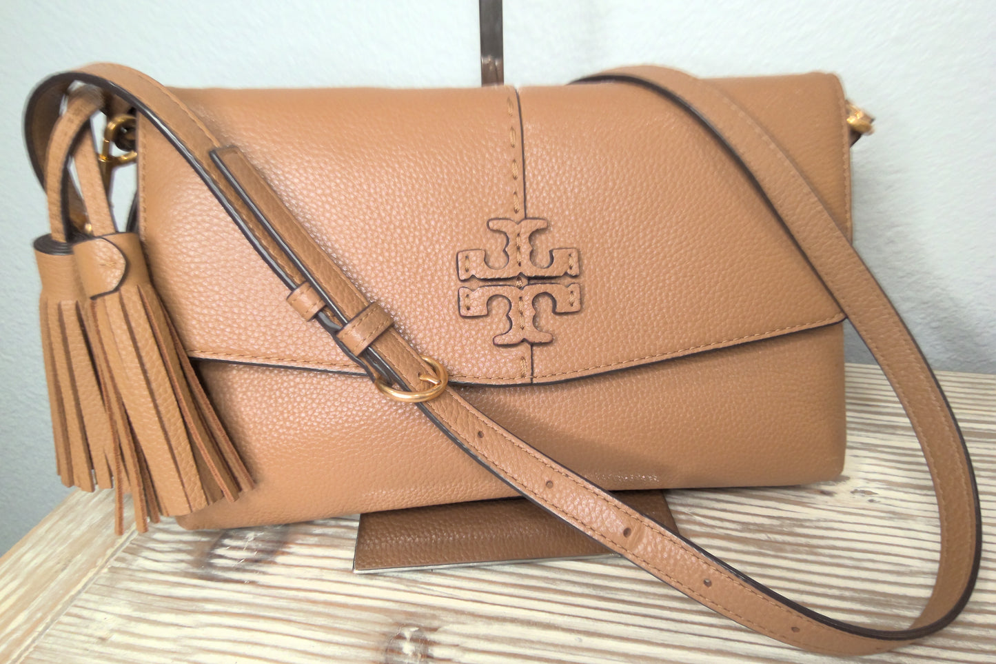 Pre-Loved Tory Burch McGraw Leather Crossbody